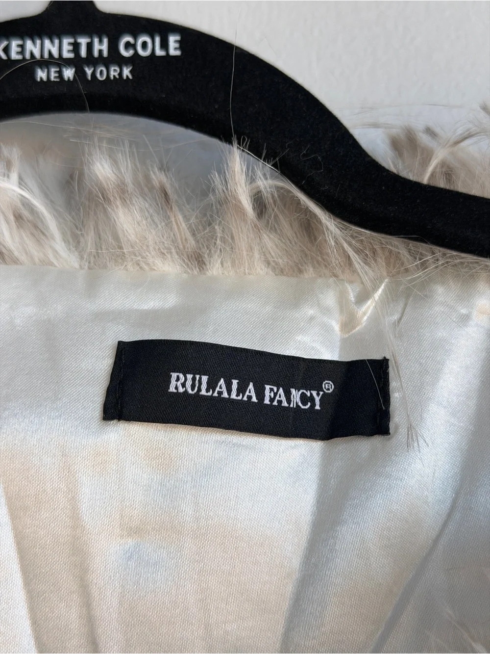 Faux Feather shawl in Cream -